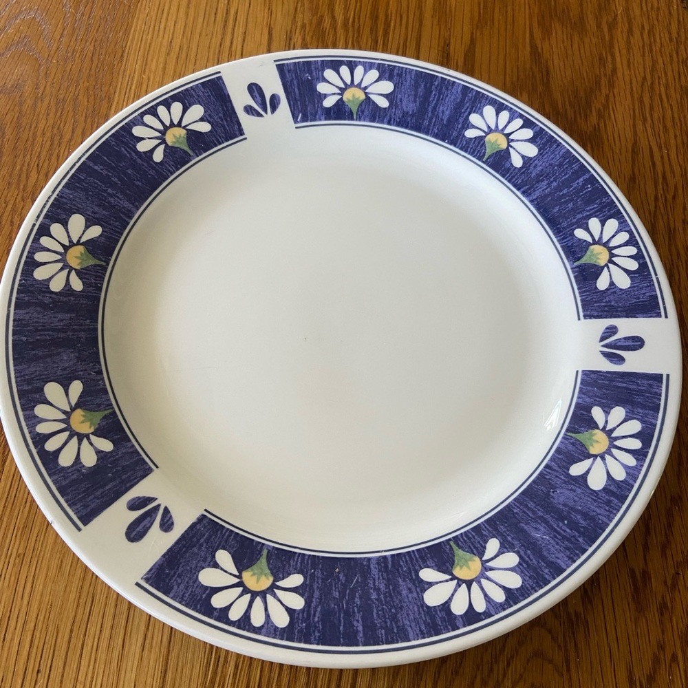 Oneida Spring Daisy Ceramic Serving Dish